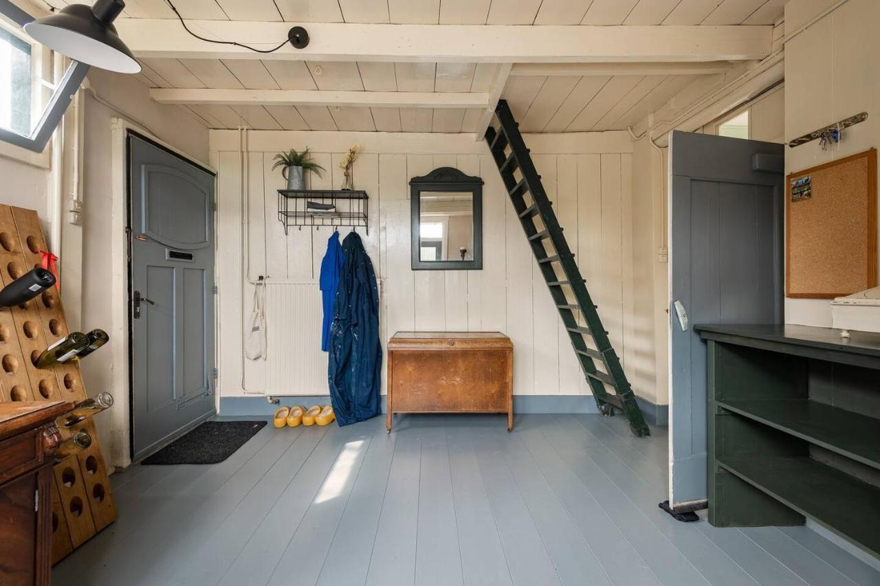 Private Characteristic Farmhouse Near The Lake Andijk Esterno foto