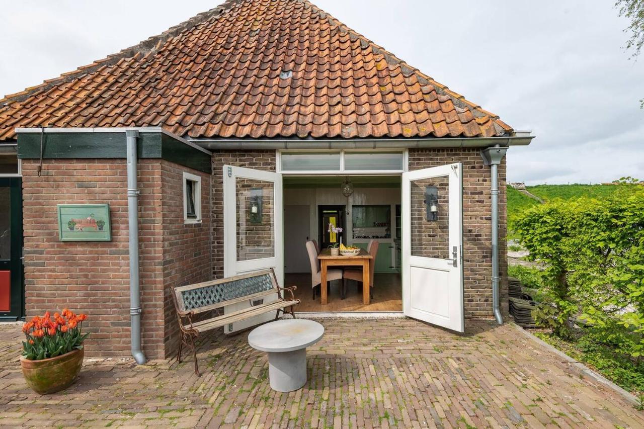 Private Characteristic Farmhouse Near The Lake Andijk Esterno foto